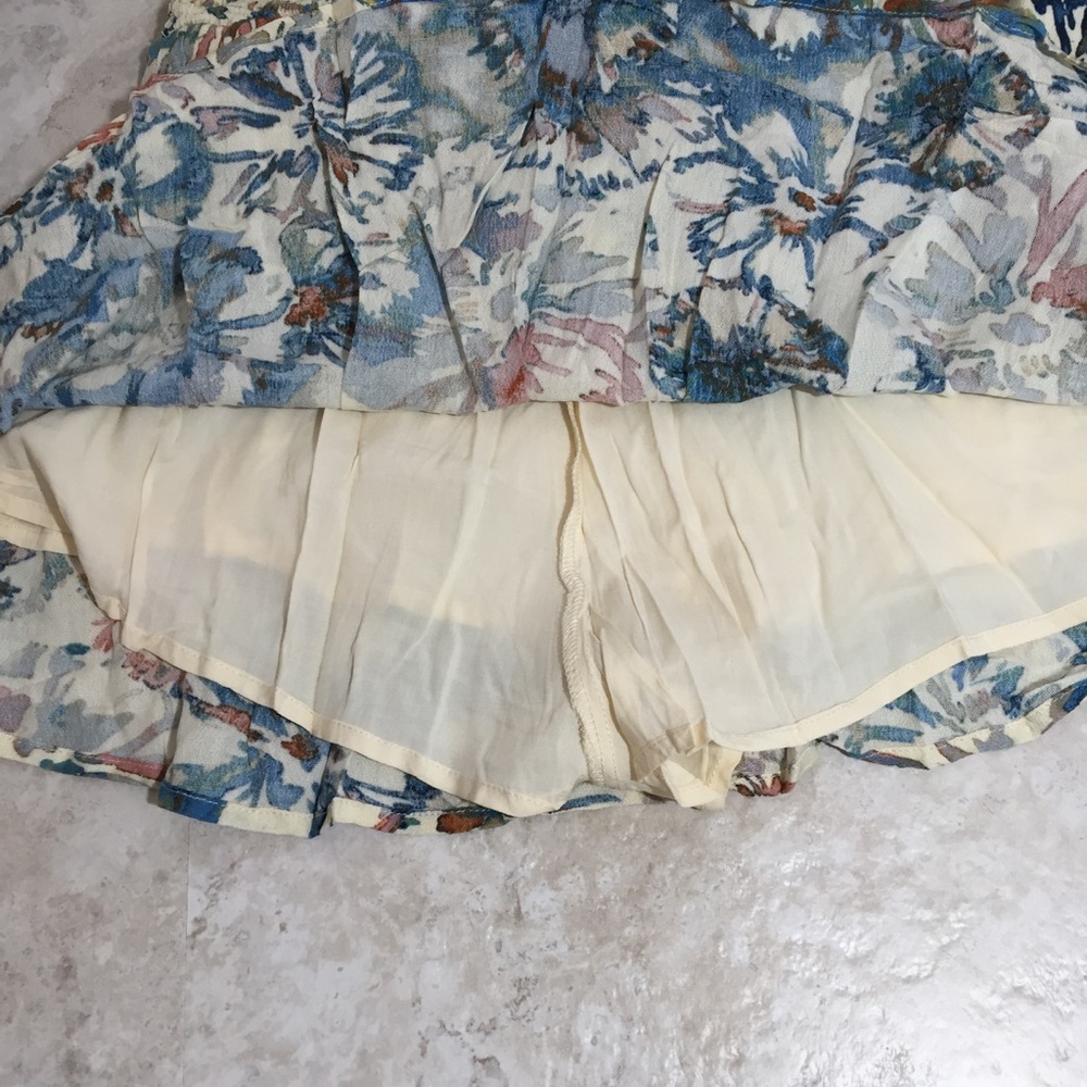 Honey Belle dress with shorts at lining.   Straps. - Picture 6 of 8